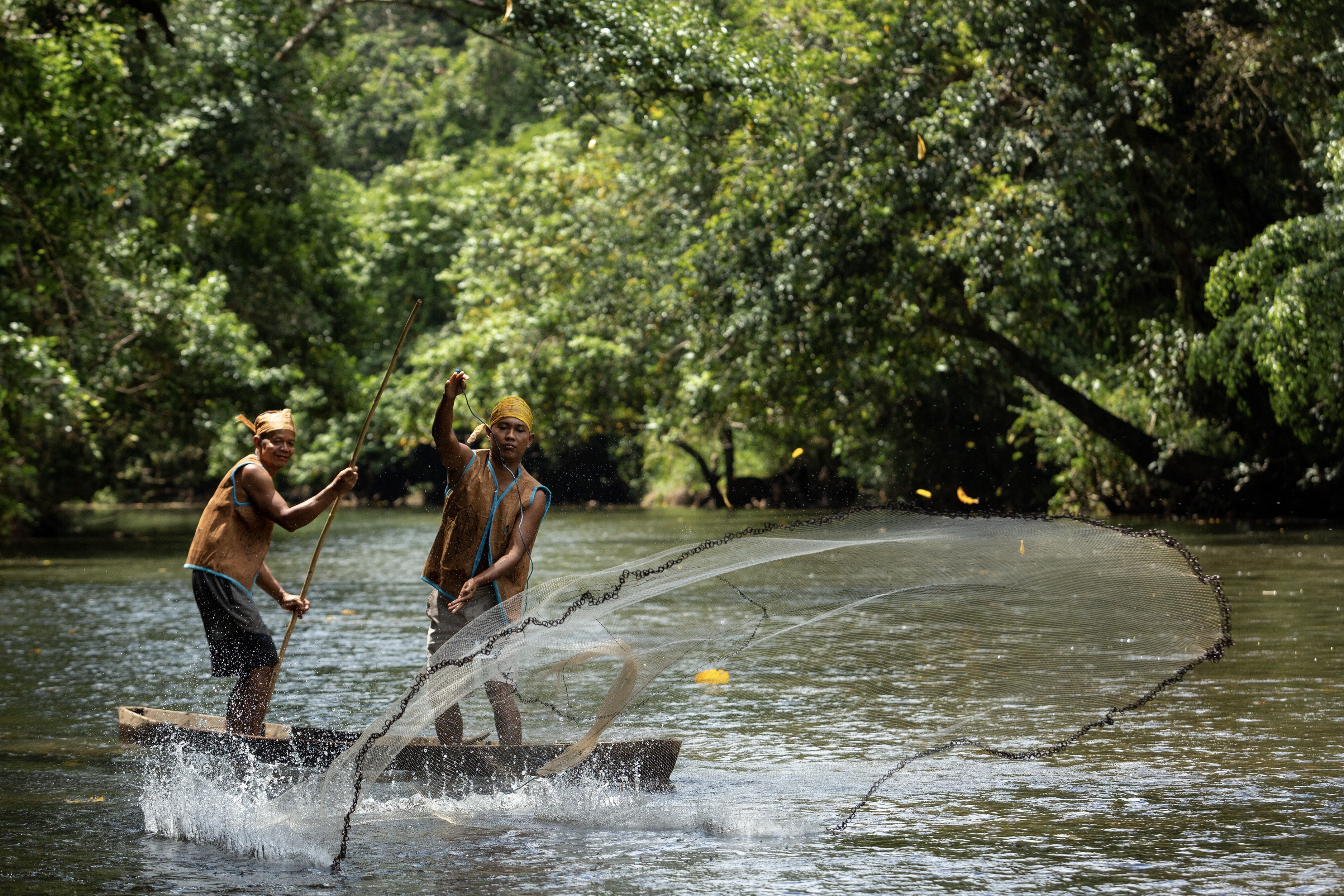 Fishing in the Dayak Tomun style