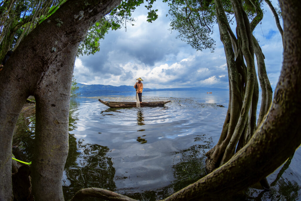 Singkarak lake fisherman